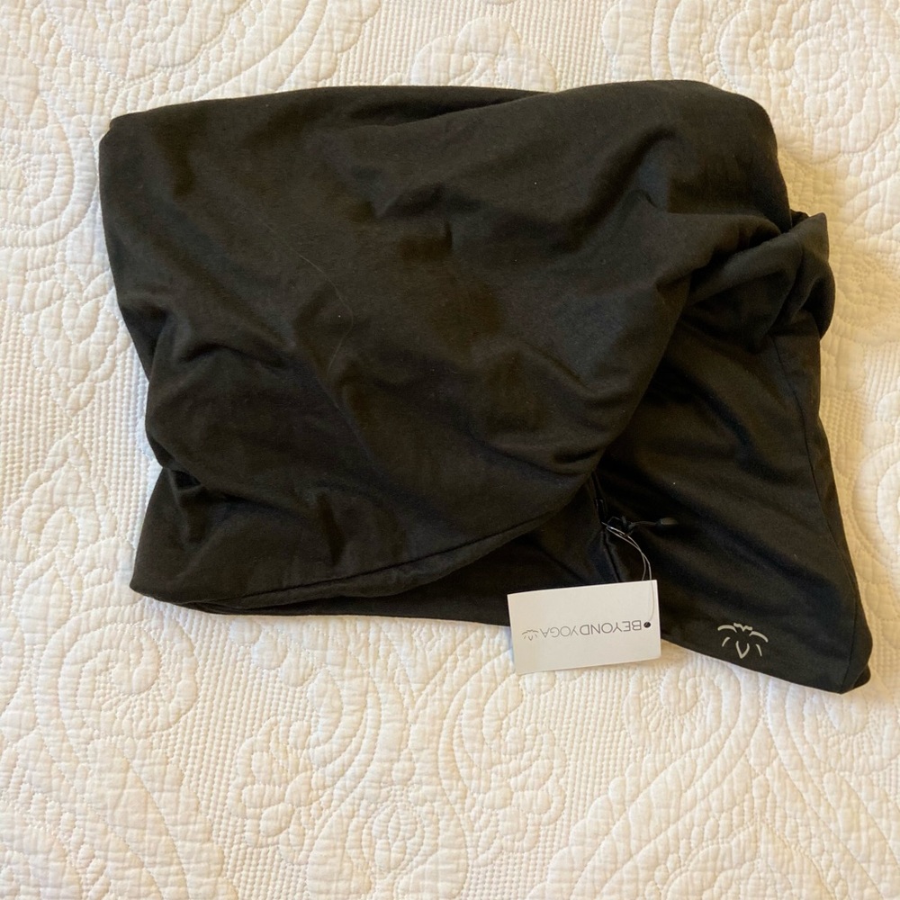 NWT Beyond Yoga Infinity Scarf